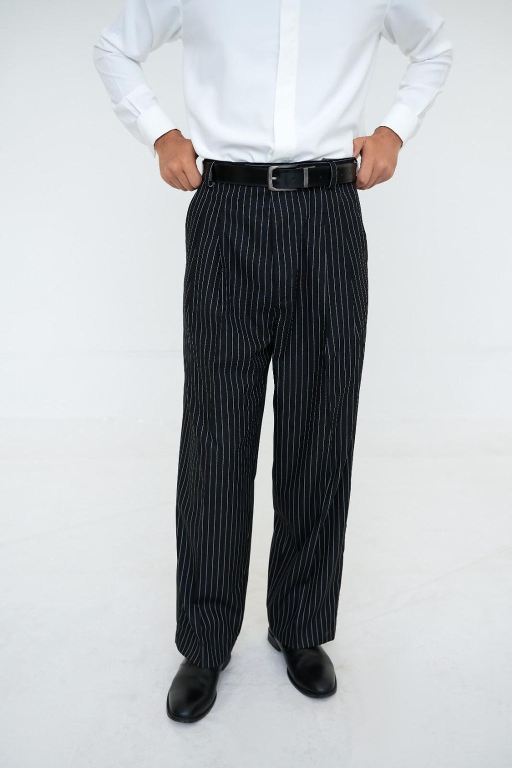 Legacy Noir Old Money Pleated Pants