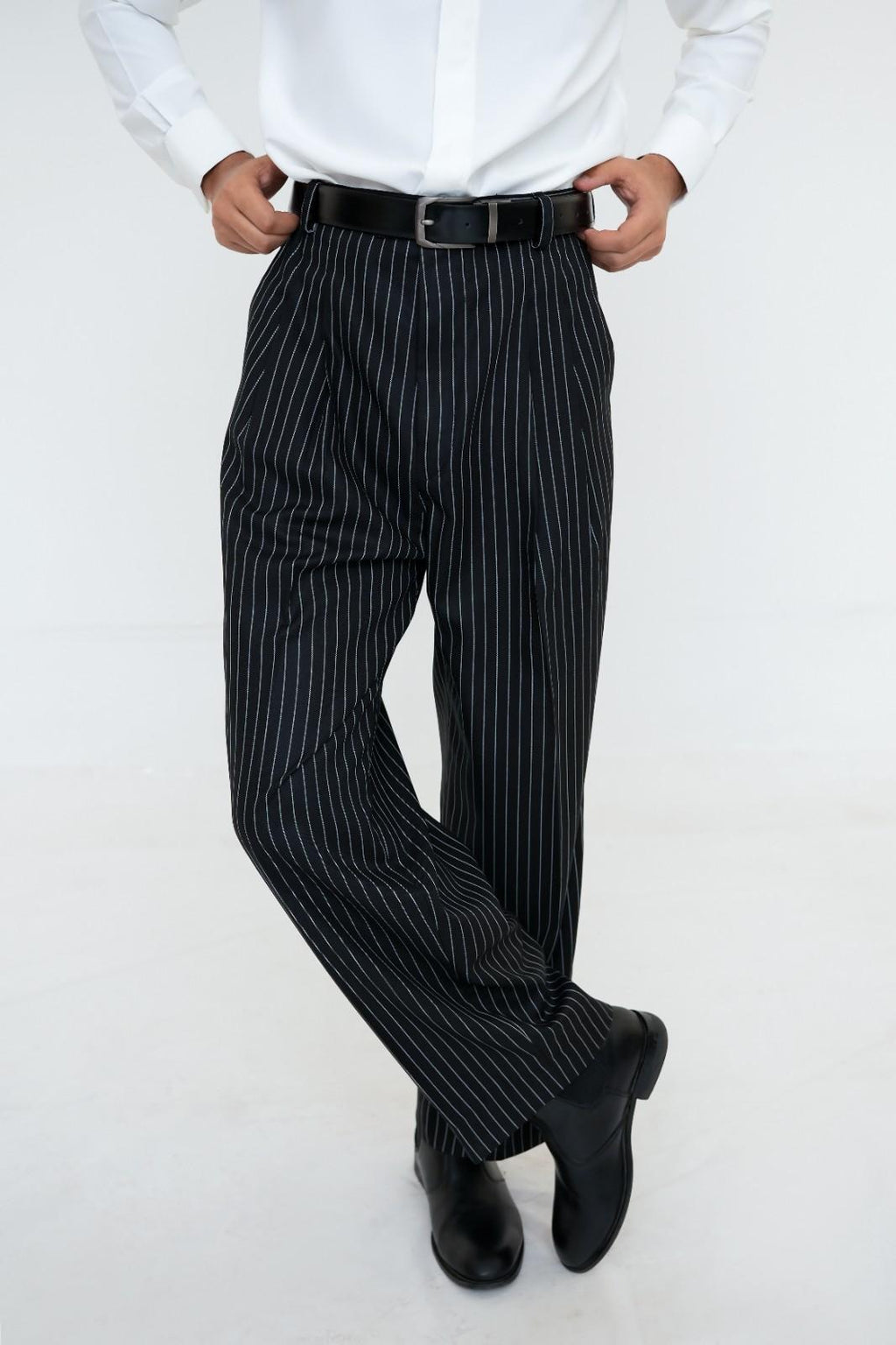 Legacy Noir Old Money Pleated Pants
